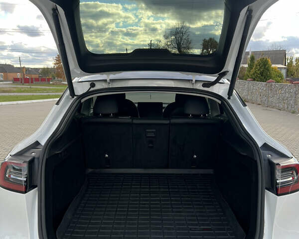 Тесла Model Y 2022 у Калиновке на Automoto.ua Білий Тесла Model Y, об'ємом двигуна 0 л та пробігом 50 тис. км за 24700 $, фото 20 на Automoto.ua