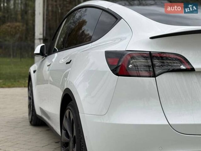 Білий Тесла Model Y, об'ємом двигуна 0 л та пробігом 117 тис. км за 23500 $, фото 20 на Automoto.ua