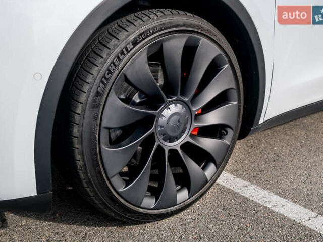 Белый Тесла Model Y, объемом двигателя 0 л и пробегом 50 тыс. км за 30000 $, фото 8 на Automoto.ua
