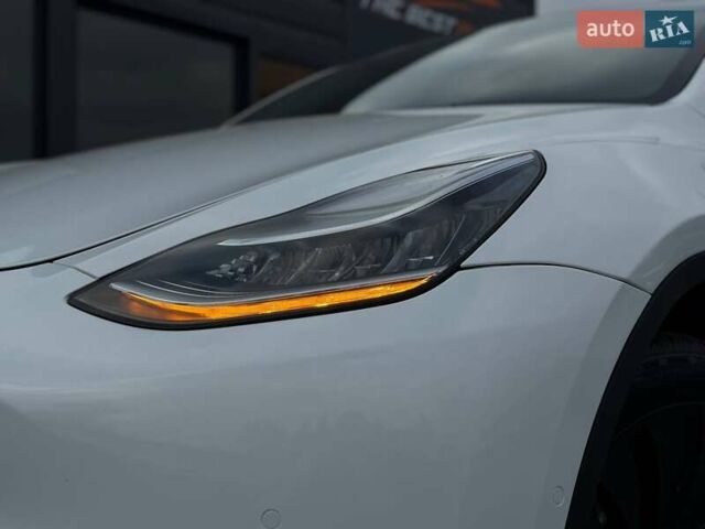Тесла Model Y 2022 в Ровно на Automoto.ua Белый Тесла Model Y, объемом двигателя 0 л и пробегом 83 тыс. км за 22500 $, фото 9 на Automoto.ua