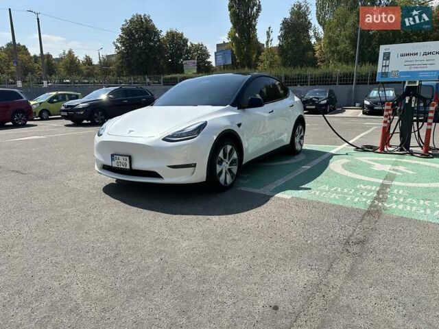Білий Тесла Model Y, об'ємом двигуна 0 л та пробігом 47 тис. км за 30000 $, фото 4 на Automoto.ua