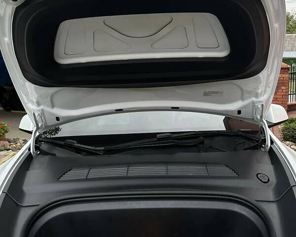 Тесла Model Y 2022 у Володимир-Волинський на Automoto.ua Білий Тесла Model Y, об'ємом двигуна 0 л та пробігом 152 тис. км за 24100 $, фото 9 на Automoto.ua
