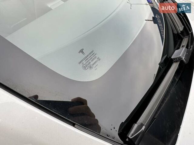 Белый Тесла Model Y, объемом двигателя 0 л и пробегом 45 тыс. км за 33000 $, фото 3 на Automoto.ua
