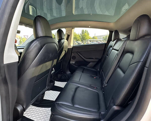 Тесла Model Y 2022 в Львове на Automoto.ua Белый Тесла Model Y, объемом двигателя 0 л и пробегом 60 тыс. км за 25500 $, фото 7 на Automoto.ua