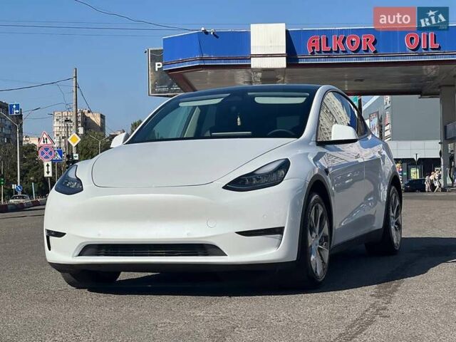 Белый Тесла Model Y, объемом двигателя 0 л и пробегом 31 тыс. км за 24999 $, фото 6 на Automoto.ua