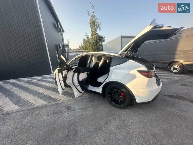 Тесла Model Y 2022 у Києві на Automoto.ua Білий Тесла Model Y, об'ємом двигуна 0 л та пробігом 25 тис. км за 35500 $, фото 9 на Automoto.ua