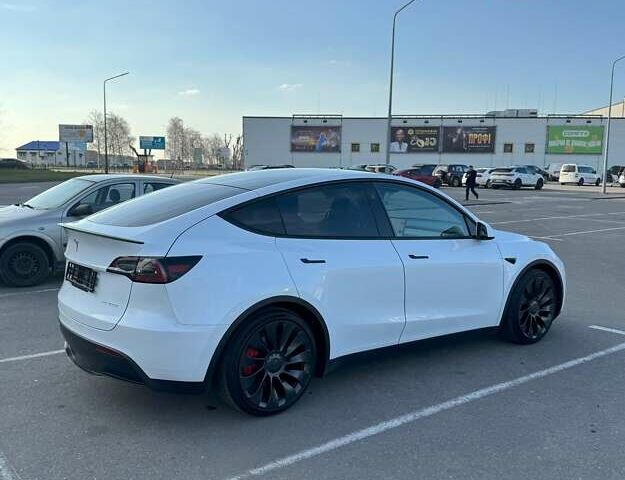 Белый Тесла Model Y, объемом двигателя 0 л и пробегом 35 тыс. км за 27500 $, фото 4 на Automoto.ua