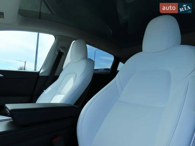 Белый Тесла Model Y, объемом двигателя 0 л и пробегом 41 тыс. км за 27000 $, фото 28 на Automoto.ua
