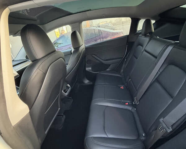 Белый Тесла Model Y, объемом двигателя 0 л и пробегом 45 тыс. км за 26999 $, фото 12 на Automoto.ua
