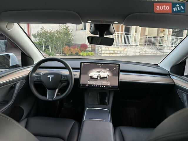 Білий Тесла Model Y, об'ємом двигуна 0 л та пробігом 45 тис. км за 27500 $, фото 38 на Automoto.ua