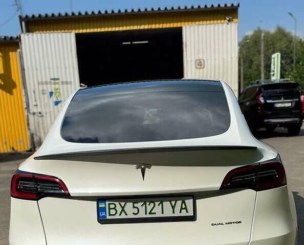 Білий Тесла Model Y, об'ємом двигуна 0 л та пробігом 48 тис. км за 26000 $, фото 7 на Automoto.ua