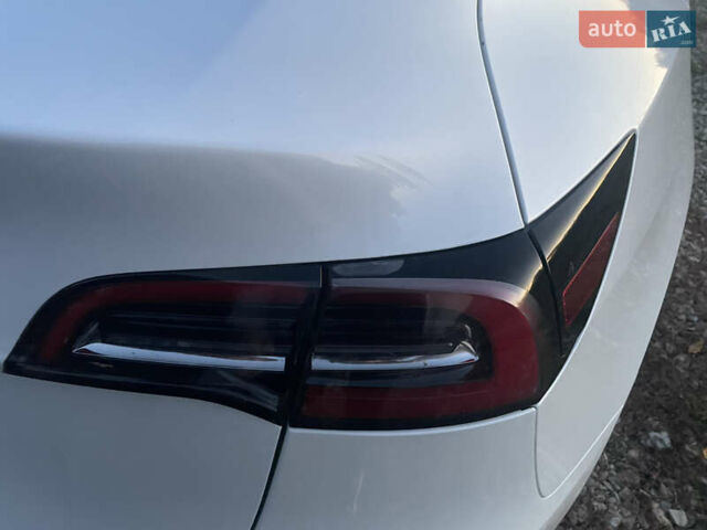 Белый Тесла Model Y, объемом двигателя 0 л и пробегом 68 тыс. км за 25900 $, фото 15 на Automoto.ua
