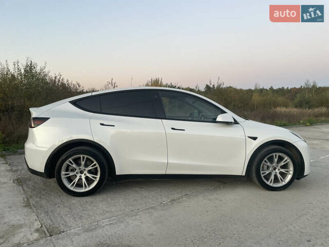 Белый Тесла Model Y, объемом двигателя 0 л и пробегом 68 тыс. км за 25900 $, фото 4 на Automoto.ua