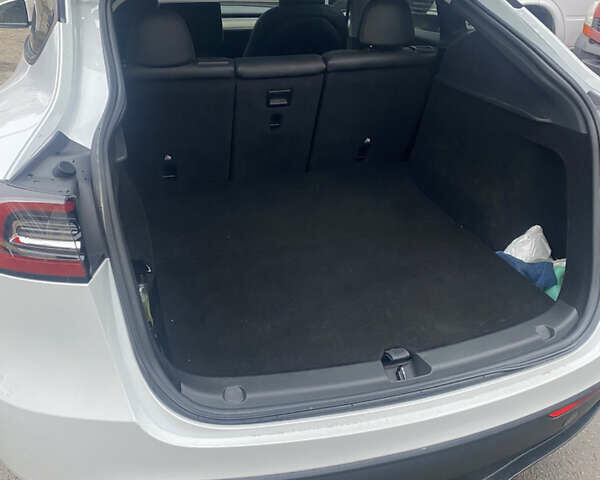 Белый Тесла Model Y, объемом двигателя 0 л и пробегом 38 тыс. км за 26500 $, фото 7 на Automoto.ua