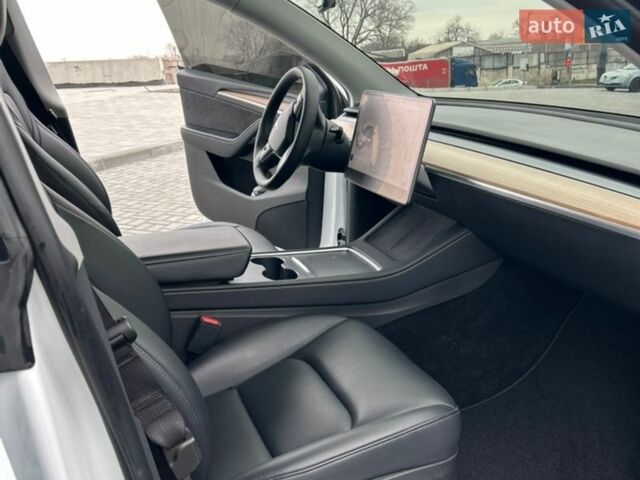 Белый Тесла Model Y, объемом двигателя 0 л и пробегом 49 тыс. км за 26700 $, фото 30 на Automoto.ua