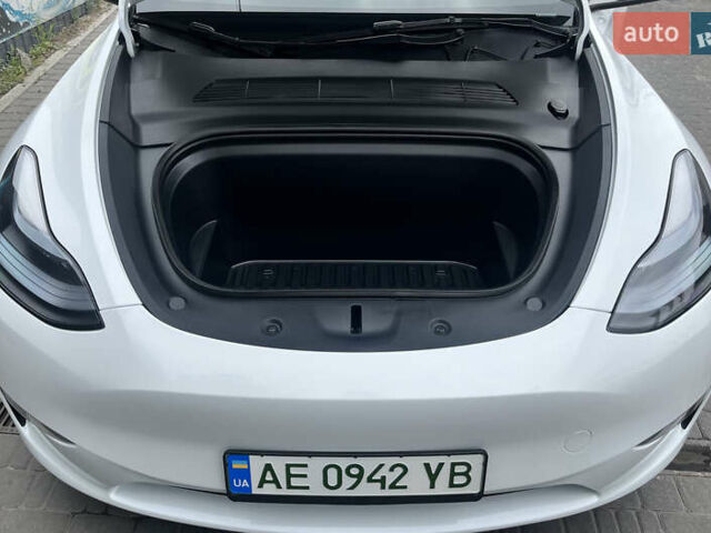 Белый Тесла Model Y, объемом двигателя 0 л и пробегом 40 тыс. км за 29500 $, фото 9 на Automoto.ua