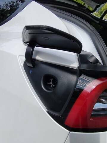 Белый Тесла Model Y, объемом двигателя 0 л и пробегом 1 тыс. км за 38000 $, фото 26 на Automoto.ua