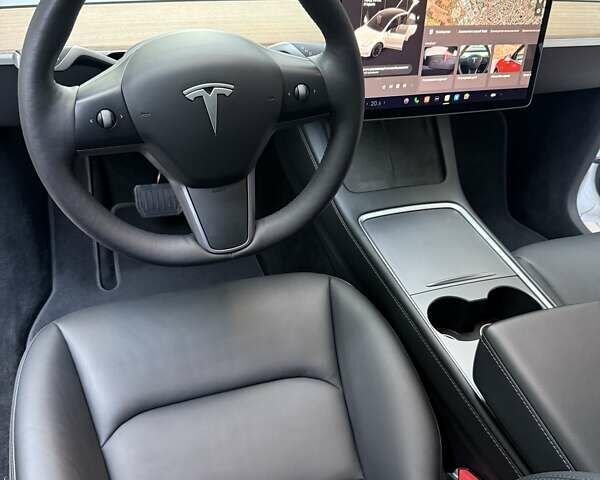 Белый Тесла Model Y, объемом двигателя 0 л и пробегом 33 тыс. км за 32000 $, фото 20 на Automoto.ua