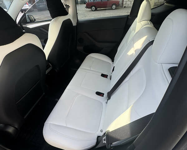 Білий Тесла Model Y, об'ємом двигуна 0 л та пробігом 35 тис. км за 33000 $, фото 6 на Automoto.ua