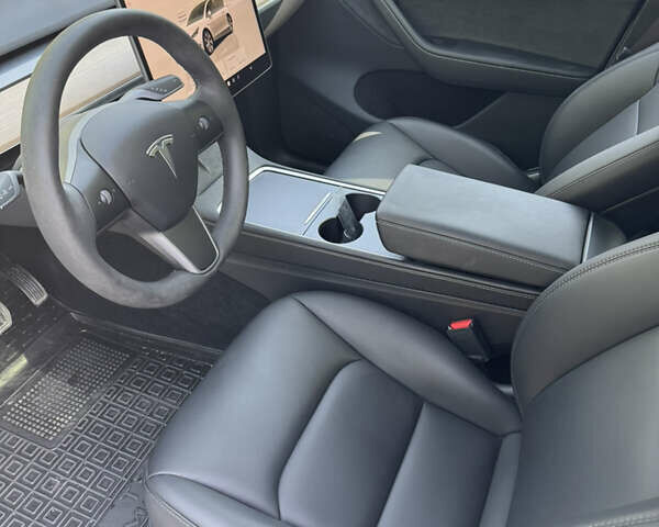 Белый Тесла Model Y, объемом двигателя 0 л и пробегом 24 тыс. км за 32500 $, фото 24 на Automoto.ua