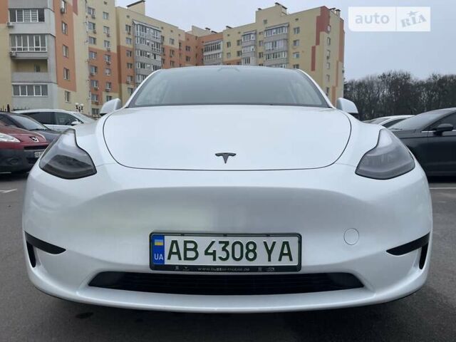 Білий Тесла Model Y, об'ємом двигуна 0 л та пробігом 4 тис. км за 35500 $, фото 2 на Automoto.ua