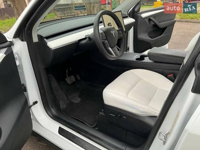 Белый Тесла Model Y, объемом двигателя 0 л и пробегом 39 тыс. км за 29500 $, фото 8 на Automoto.ua