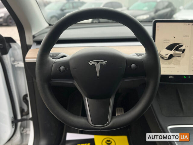 Білий Тесла Model Y, об'ємом двигуна 82 л та пробігом 33 тис. км за 35000 $, фото 15 на Automoto.ua