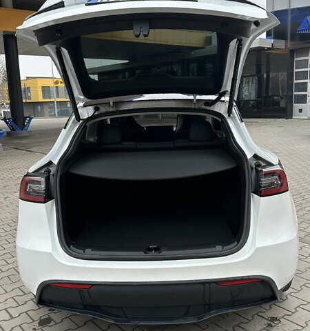 Белый Тесла Model Y, объемом двигателя 0 л и пробегом 25 тыс. км за 26800 $, фото 8 на Automoto.ua