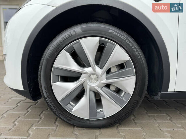 Білий Тесла Model Y, об'ємом двигуна 0 л та пробігом 37 тис. км за 25500 $, фото 8 на Automoto.ua