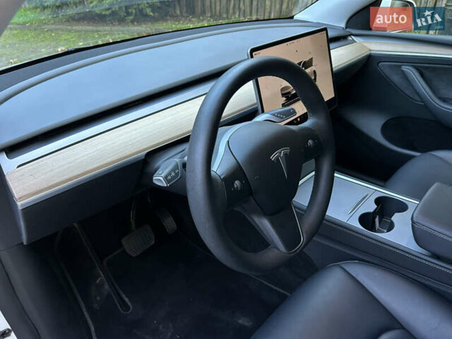 Білий Тесла Model Y, об'ємом двигуна 0 л та пробігом 101 тис. км за 20500 $, фото 23 на Automoto.ua