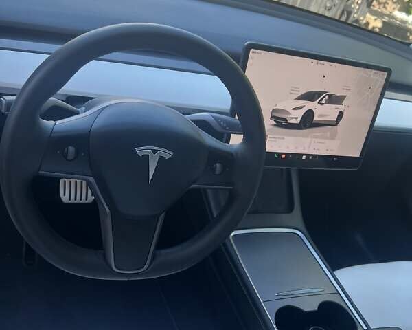 Белый Тесла Model Y, объемом двигателя 0 л и пробегом 30 тыс. км за 36000 $, фото 1 на Automoto.ua