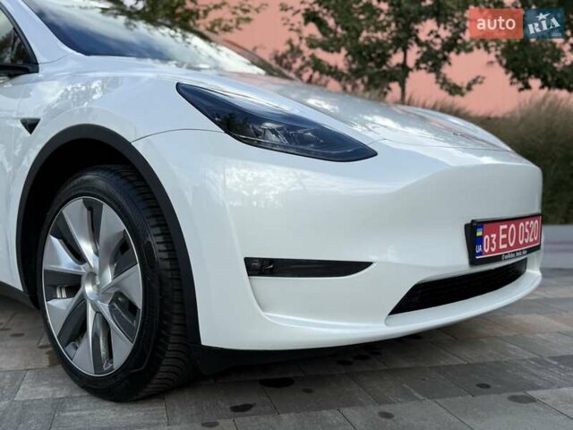 Белый Тесла Model Y, объемом двигателя 0 л и пробегом 35 тыс. км за 34500 $, фото 4 на Automoto.ua