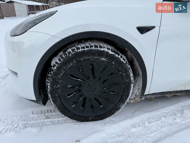 Белый Тесла Model Y, объемом двигателя 0 л и пробегом 41 тыс. км за 35400 $, фото 7 на Automoto.ua