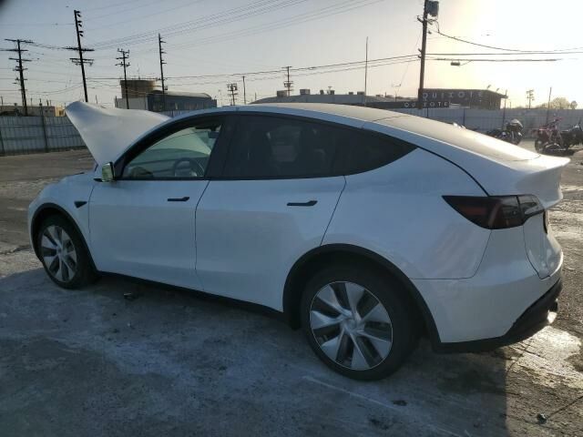 Белый Тесла Model Y, объемом двигателя 0 л и пробегом 29 тыс. км за 20300 $, фото 3 на Automoto.ua