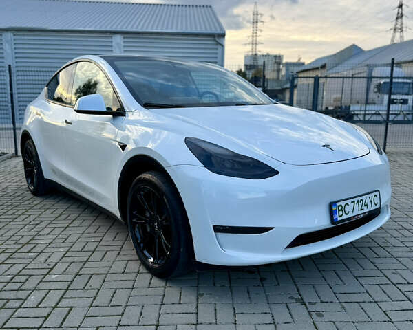 Тесла Model Y 2023 в Львове на Automoto.ua Белый Тесла Model Y, объемом двигателя 0 л и пробегом 48 тыс. км за 28900 $, фото 2 на Automoto.ua