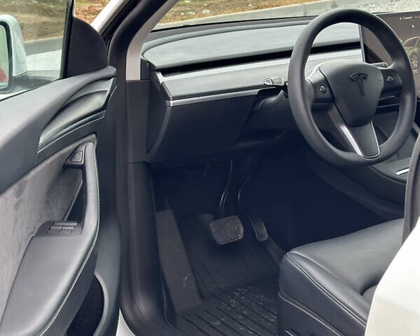 Білий Тесла Model Y, об'ємом двигуна 0 л та пробігом 76 тис. км за 29000 $, фото 11 на Automoto.ua