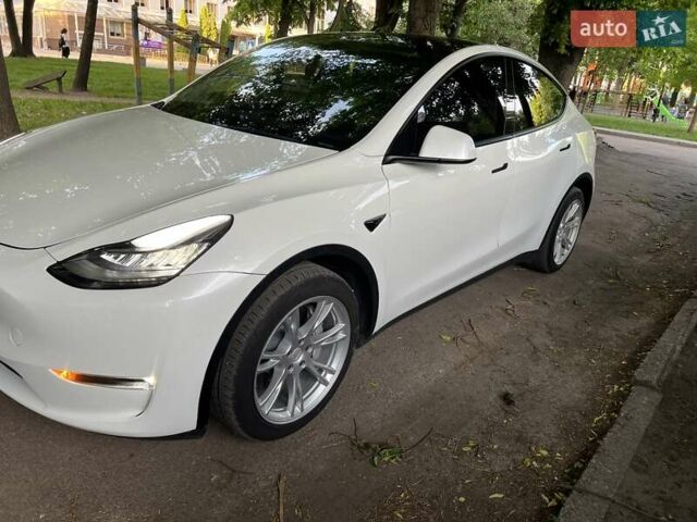 Белый Тесла Model Y, объемом двигателя 0 л и пробегом 33 тыс. км за 29800 $, фото 7 на Automoto.ua