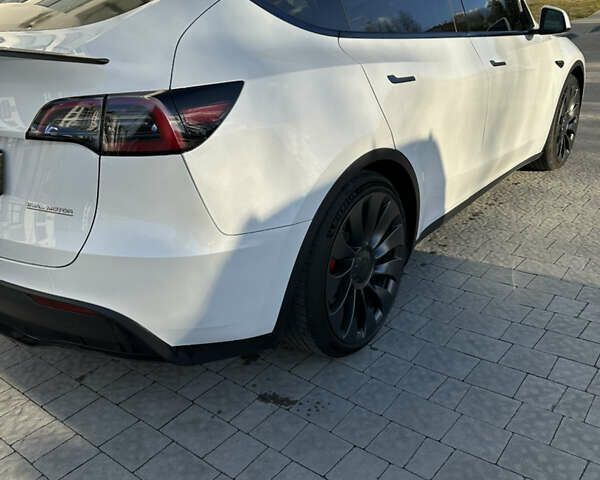 Белый Тесла Model Y, объемом двигателя 0 л и пробегом 73 тыс. км за 23999 $, фото 4 на Automoto.ua