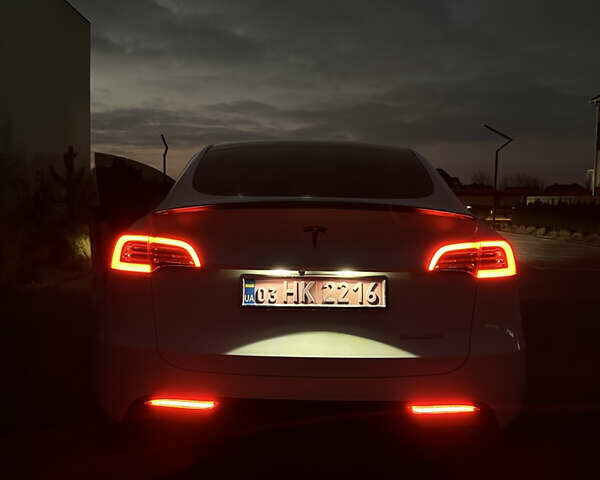 Белый Тесла Model Y, объемом двигателя 0 л и пробегом 24 тыс. км за 32000 $, фото 30 на Automoto.ua