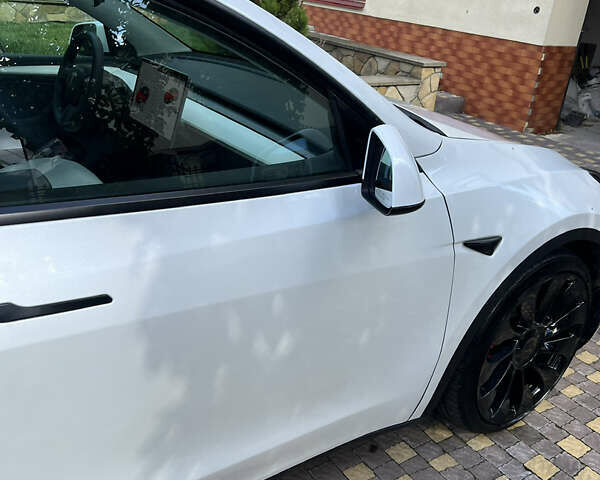 Белый Тесла Model Y, объемом двигателя 0 л и пробегом 43 тыс. км за 26000 $, фото 19 на Automoto.ua