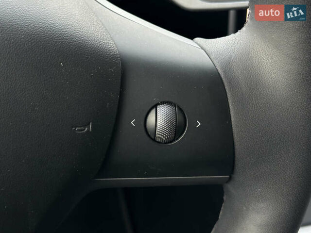 Білий Тесла Model Y, об'ємом двигуна 0 л та пробігом 47 тис. км за 26500 $, фото 40 на Automoto.ua