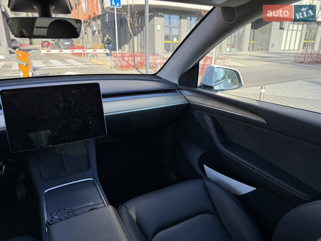 Белый Тесла Model Y, объемом двигателя 0 л и пробегом 35 тыс. км за 33777 $, фото 33 на Automoto.ua