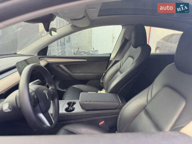 Білий Тесла Model Y, об'ємом двигуна 0 л та пробігом 156 тис. км за 17500 $, фото 8 на Automoto.ua