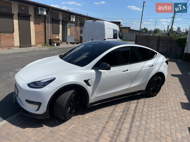 Белый Тесла Model Y, объемом двигателя 0 л и пробегом 13 тыс. км за 26500 $, фото 2 на Automoto.ua