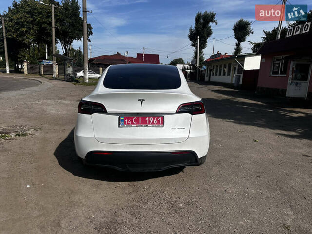 Белый Тесла Model Y, объемом двигателя 0 л и пробегом 73 тыс. км за 25000 $, фото 3 на Automoto.ua