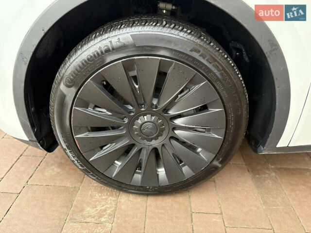 Тесла Model Y 2023 в Новояворовск на Automoto.ua Белый Тесла Model Y, объемом двигателя 0 л и пробегом 41 тыс. км за 28300 $, фото 20 на Automoto.ua