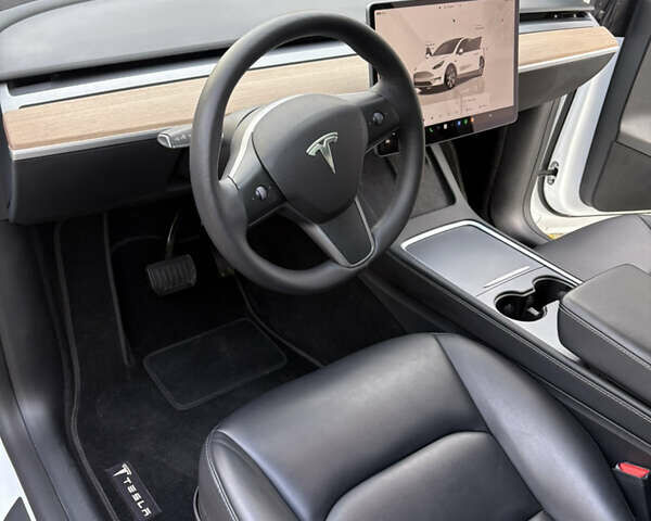 Білий Тесла Model Y, об'ємом двигуна 0 л та пробігом 31 тис. км за 24400 $, фото 12 на Automoto.ua