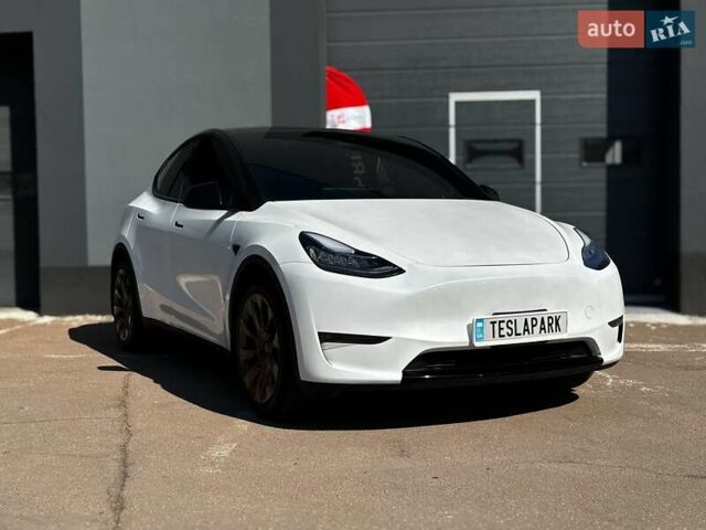 Білий Тесла Model Y, об'ємом двигуна 0 л та пробігом 42 тис. км за 31500 $, фото 10 на Automoto.ua