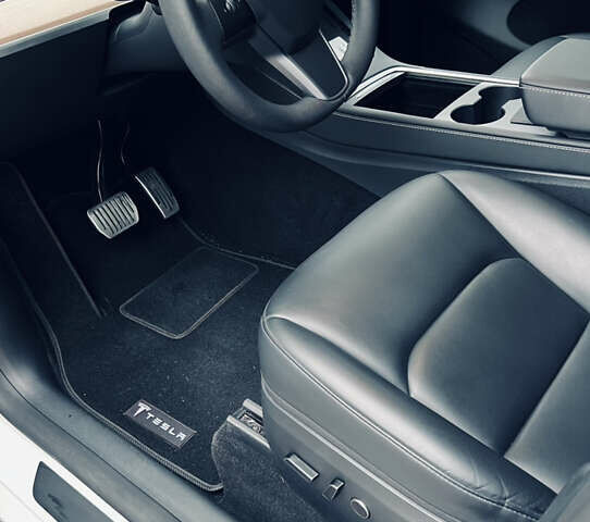 Белый Тесла Model Y, объемом двигателя 0 л и пробегом 34 тыс. км за 31400 $, фото 7 на Automoto.ua