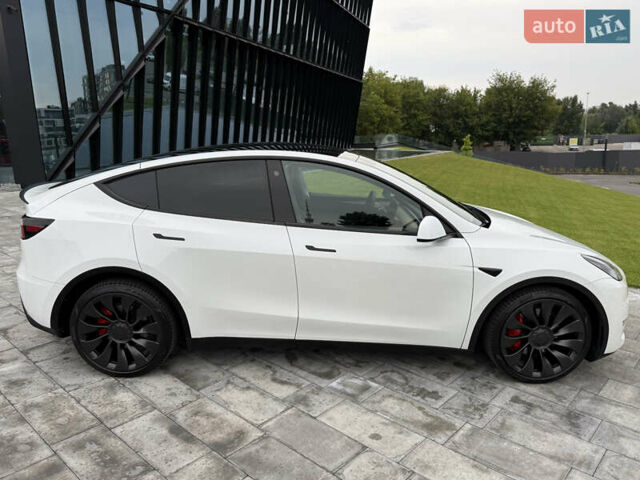 Белый Тесла Model Y, объемом двигателя 0 л и пробегом 45 тыс. км за 35500 $, фото 11 на Automoto.ua